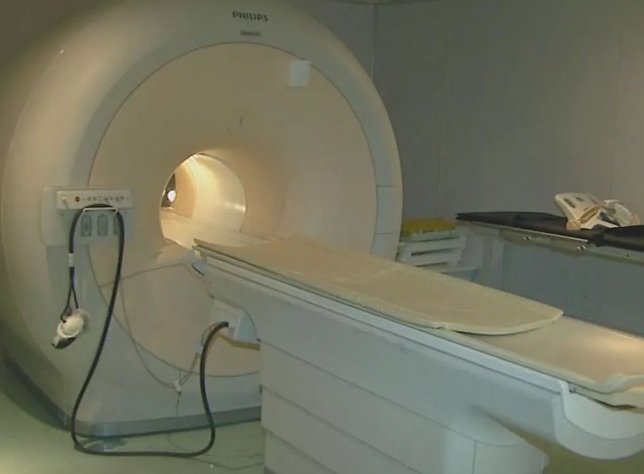Paciente é esquecida em máquina de ressonância magnética em clínica no Itaigara