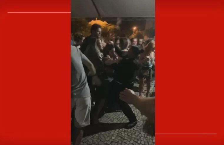 Confusão: Mulher é arrastada e expulsa de bar após defender Bolsonaro