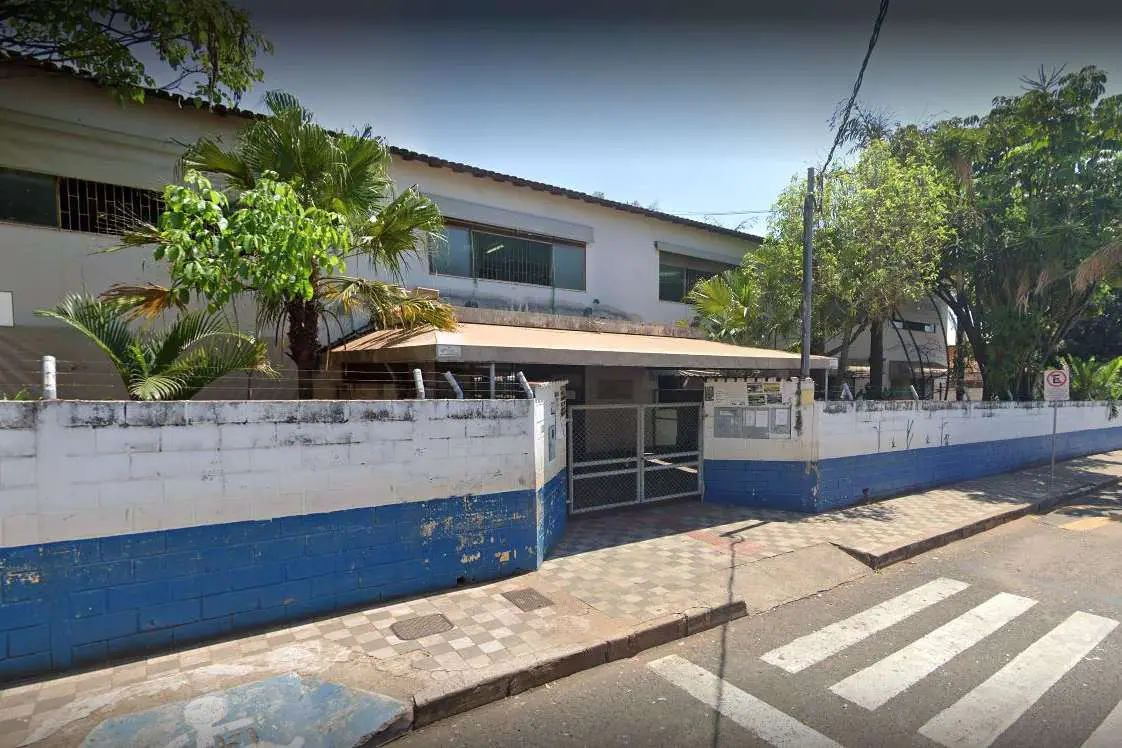 Dupla armada invade escola e rouba celulares de alunos e professores em Minas