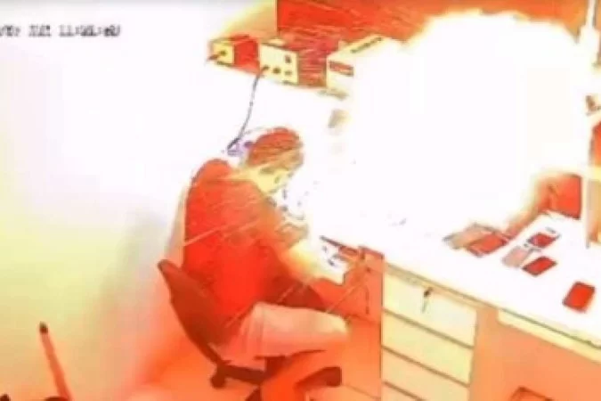 Celular explode enquanto técnico fazia reparos em loja no Ceará