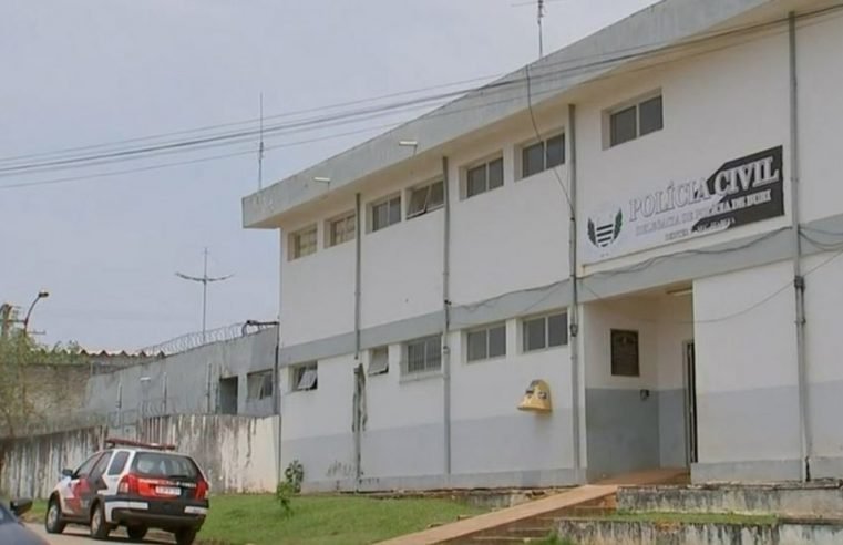 Polícia apura maus-tratos após menino de 3 anos autista voltar da escola com sinais de desnutrição