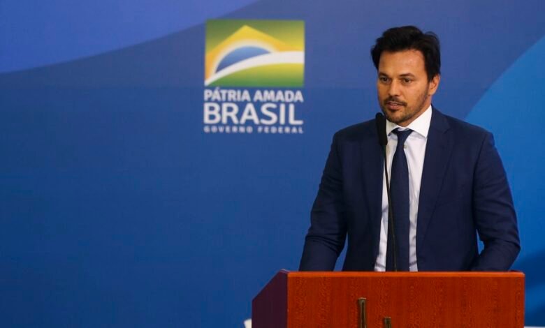 Governo vai instalar 12 mil pontos de internet em escolas públicas