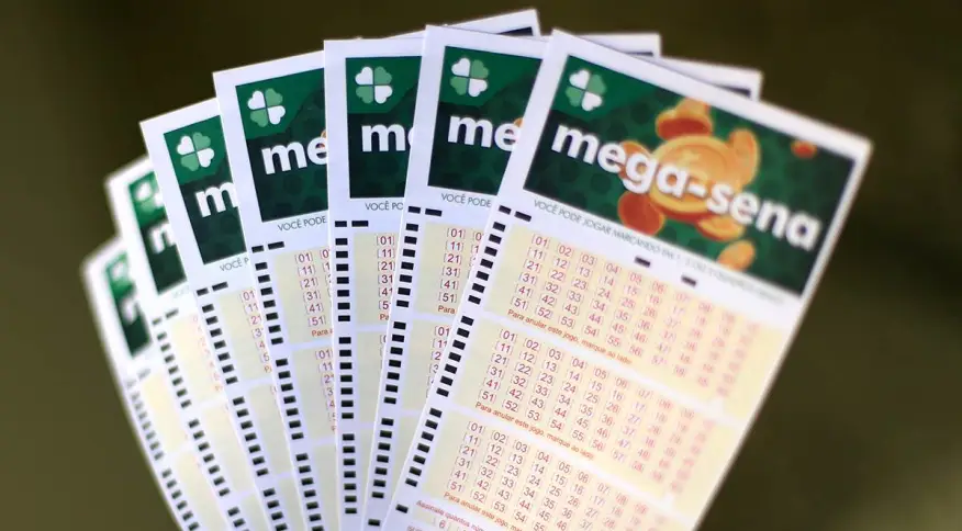Funcionária de lotérica diz que apostador vencedor da Mega prometeu dar carro de presente