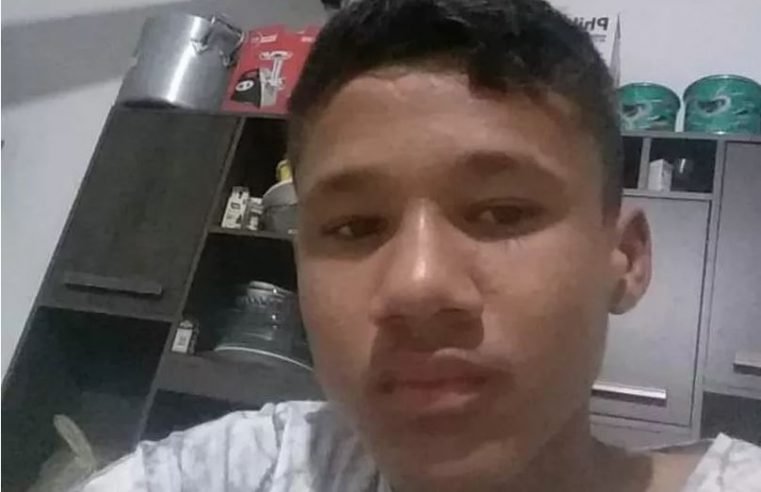 Menino de 12 anos atira e mata irmão de 15 durante brincadeira