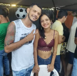 Jovem de 20 anos morre e namorado fica ferido após serem baleados em MT