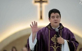 Padre acusado de desviar R$ 100 milhões de fiéis e comprar sentenças em Goiás é inocentado