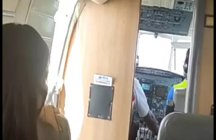 Porta de avião abre durante voo no Acre e passageiros a mantêm fechada