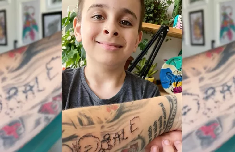Mãe compartilha tatuagem feita por filho autista de sete anos