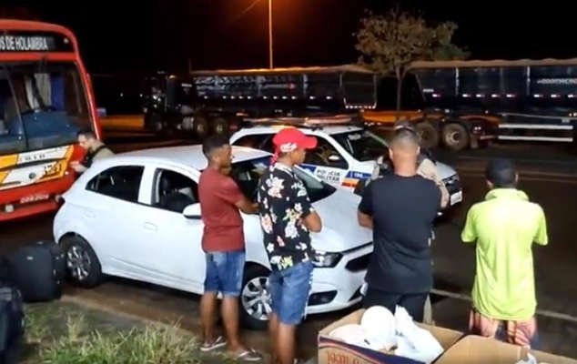 Trabalhadores são abandonados em posto após colheita de cana em MG