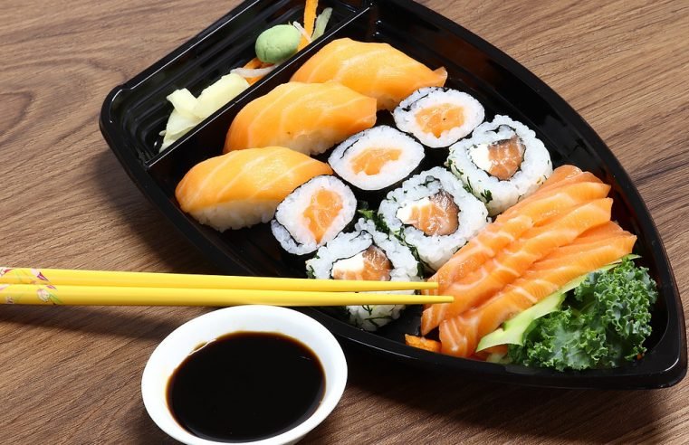 Casal gasta R$ 400 em restaurante japonês, finge passar mal para não pagar a conta e é preso em Curitiba