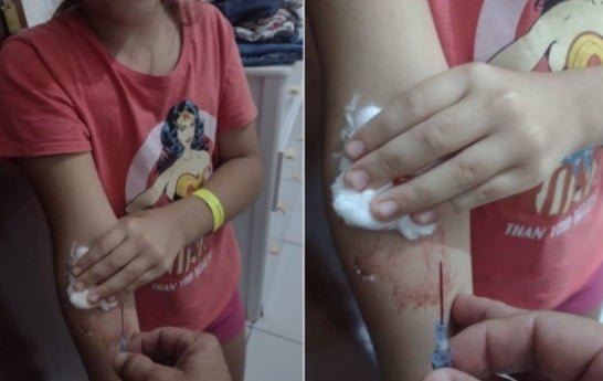 Menina volta para casa com agulha dentro do braço após ser atendida em hospital, em Patos, na Paraíba