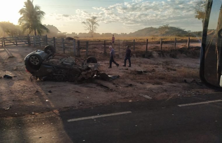 MT-320: motorista fica gravemente ferido em acidente entre automóvel e veículo de carga