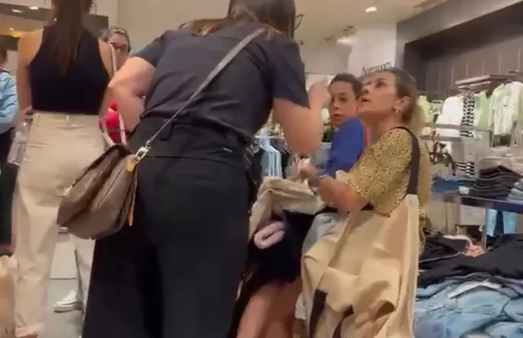 PR: mulheres saem no tapa durante liquidação de loja de departamento