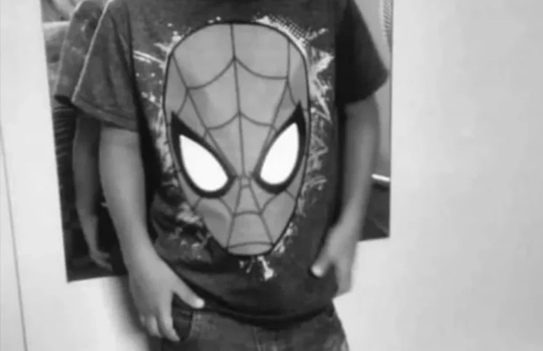 Menino encontra arma do pai na cozinha de casa, atira na cabeça e morre na Grande São Paulo