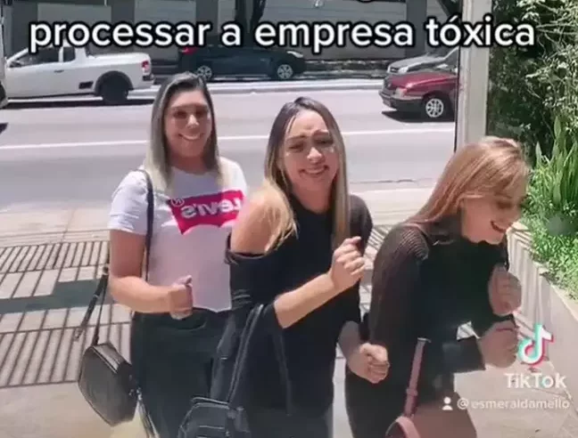 Mulher perde indenização após comemorar vitória judicial no TikTok