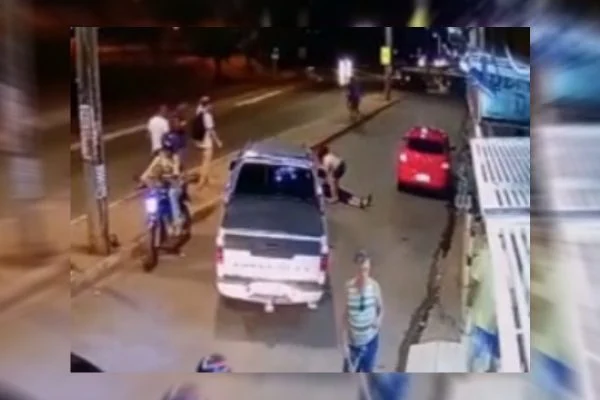 Motorista quebra carro e agride idoso em briga de trânsito no DF