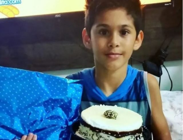 Motociclista faz manobra arriscada e mata criança de 11 anos em MT
