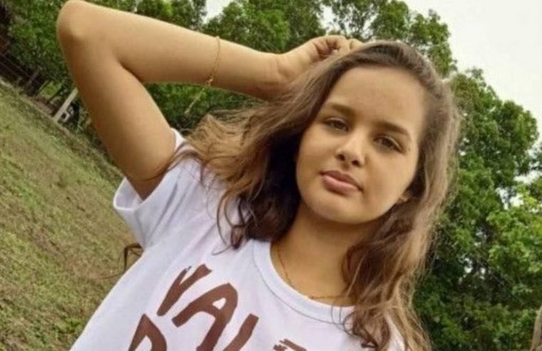 Adolescente morre eletrocutada ao sair do banho e encostar em fio desencapado de TV