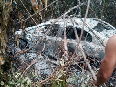 Santa Carmem: Motorista se envolve em acidente, pede socorro e encontra carro incendiado