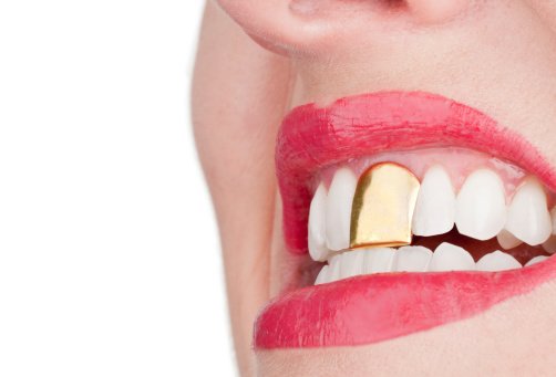 Mulher ameaça matar e roubar dentes de ouro de vizinha e é presa em SC