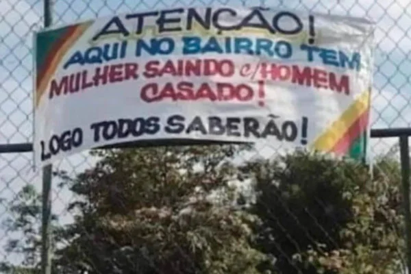 Faixa inusitada aparece em BH: “Tem mulher saindo com homem casado”