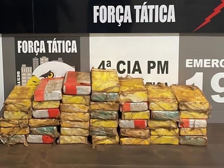 Força Tática e PRF apreende mais 40kg de cocaína em Hilux; dois foram presos em Guarantã do Norte