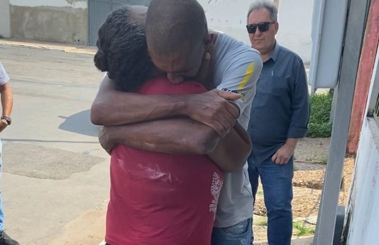 Com auxílio da Polícia Civil, mãe e filhos se reencontram após 35 anos de separação