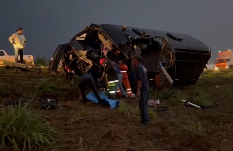 Vítimas de acidente entre ônibus e micro-ônibus na BR-163 em MT estão em estado grave