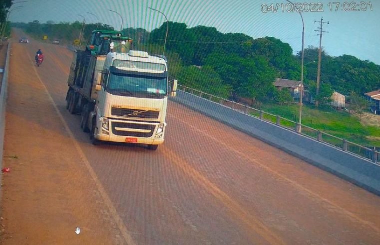 Carreta e tratores roubados em rodovia são recuperados na divisa de MT com a Bolívia