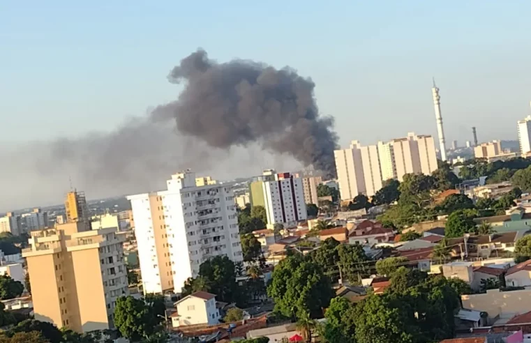 Depósito da Secretaria Estadual de Saúde em Cuiabá pega fogo