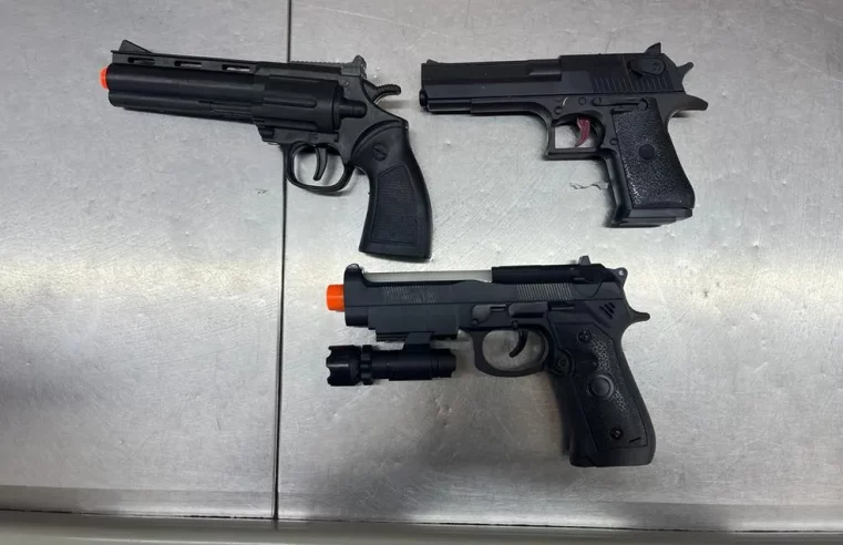 Polícia apreende 46 armas de brinquedo em loja no centro de Cuiabá