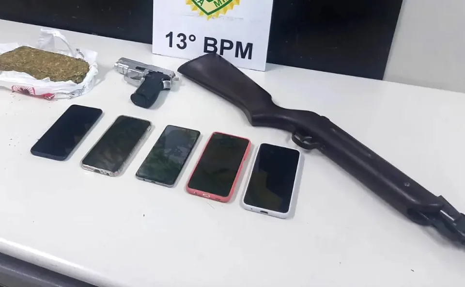 Bandidos comemoram assalto e um atira no outro sem querer