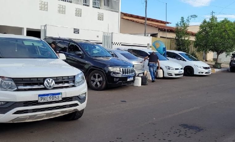Polícia Civil apreende 15 veículos e R$ 205 mil com integrantes de quadrilha de furto no sul do estado