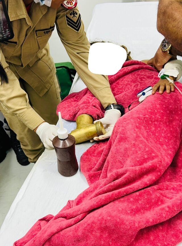Criança fica com mão presa dentro de cilindro de bolacha e bombeiros realizam resgate em MT