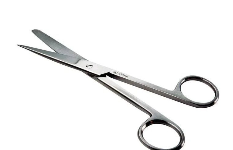 Após cirurgia, médico deixa tesoura no corpo de vereador em Colíder
