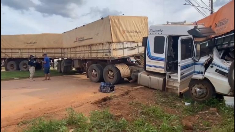 Motorista embriagado provoca acidente na BR-163