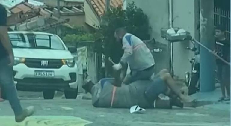 Motoboy é espancado e atropelado por funcionários de companhia elétrica