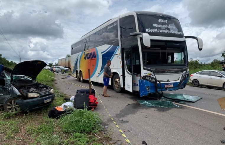 Batida entre carro e ônibus mata 3 pessoas na Estrada da Guia
