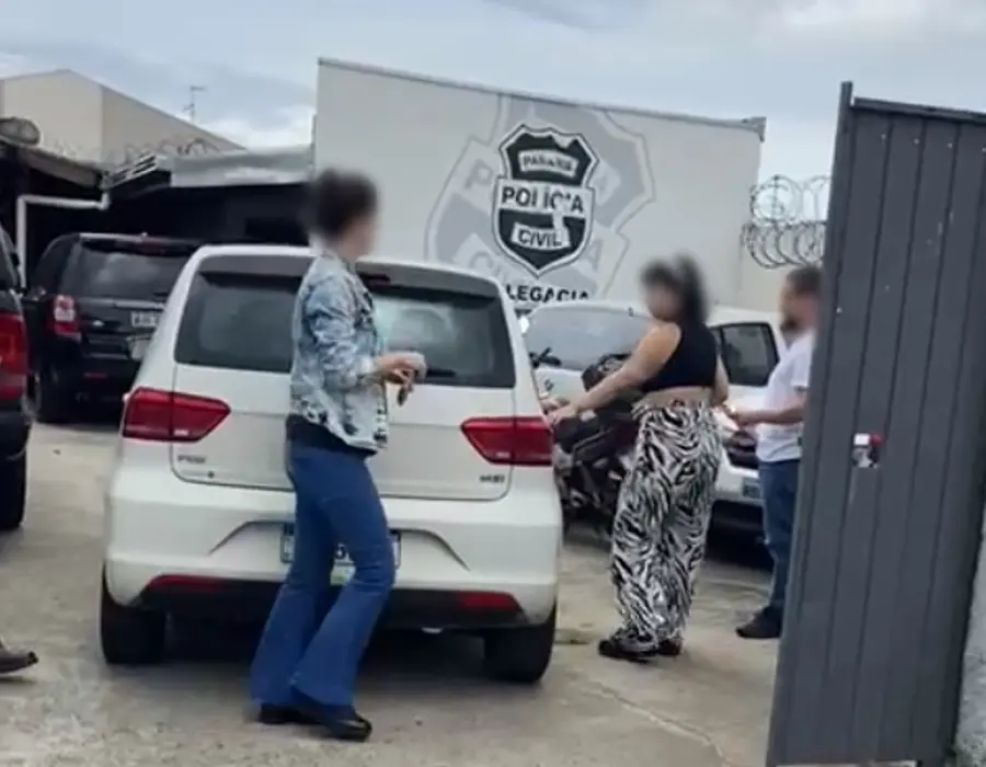 Jovem é presa suspeita de tentar matar o ex-marido por ciúmes de amigo em Colombo