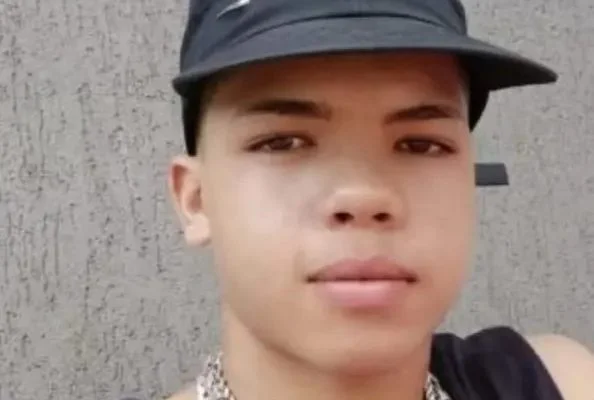 Jovem é executado a tiros enquanto jogava sinuca em tabacaria, em Maringá