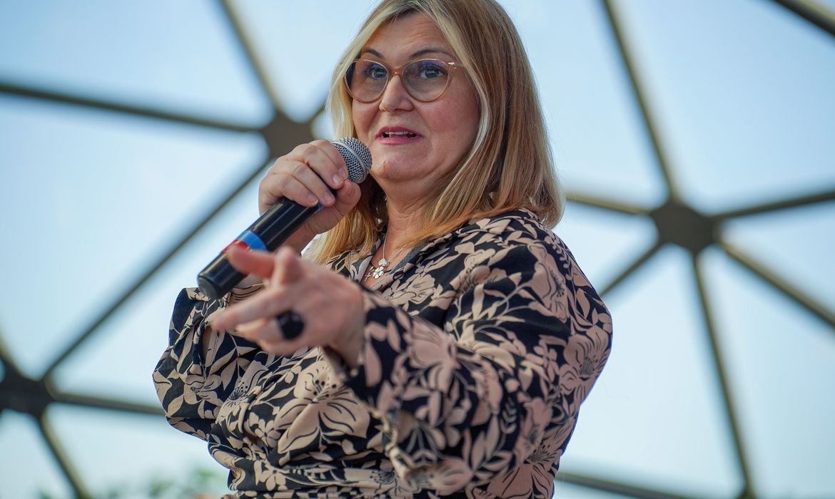 Economia Presidenta da Caixa: Bolsa Família poderá ser pago com real digital