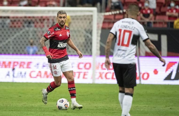 Flamengo recebe Olimpia no Maracanã pelas oitavas da Libertadores