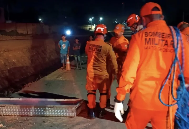 Corpo de Bombeiros realiza retirada de corpo após acidente em área de difícil acesso em Peixoto de Azevedo