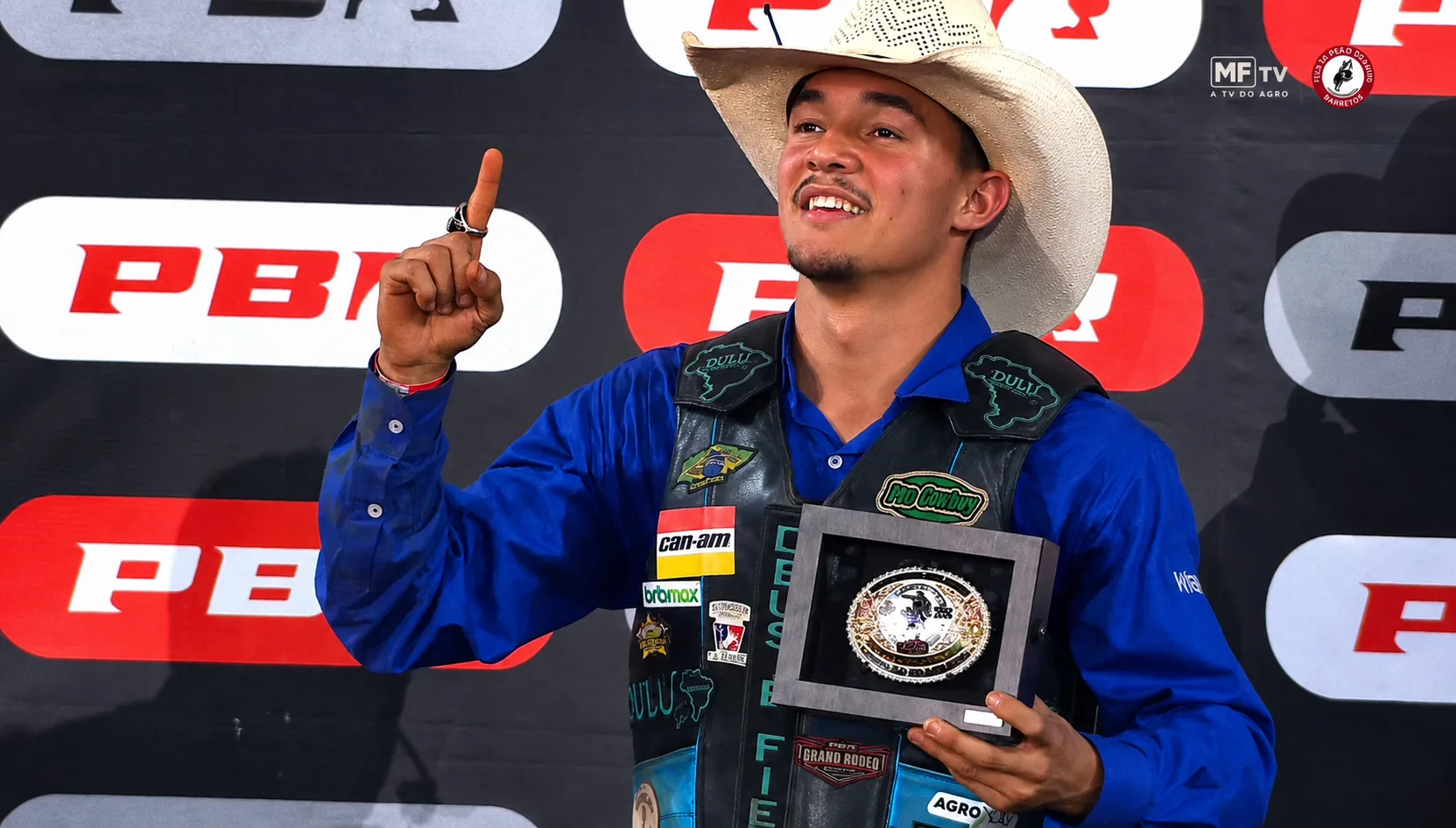 João Paulo Velasco é campeão nacional da PBR Brasil e faz história por Paranaíta no Barretão