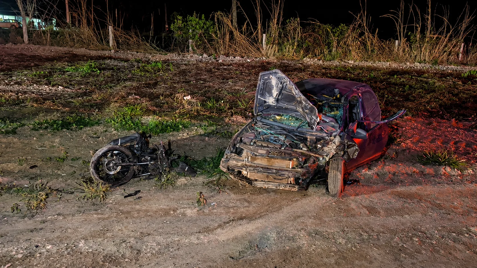 Acidente entre motocicleta e carro deixa uma pessoa morta e duas feridas na BR-163, em Guarantã do Norte